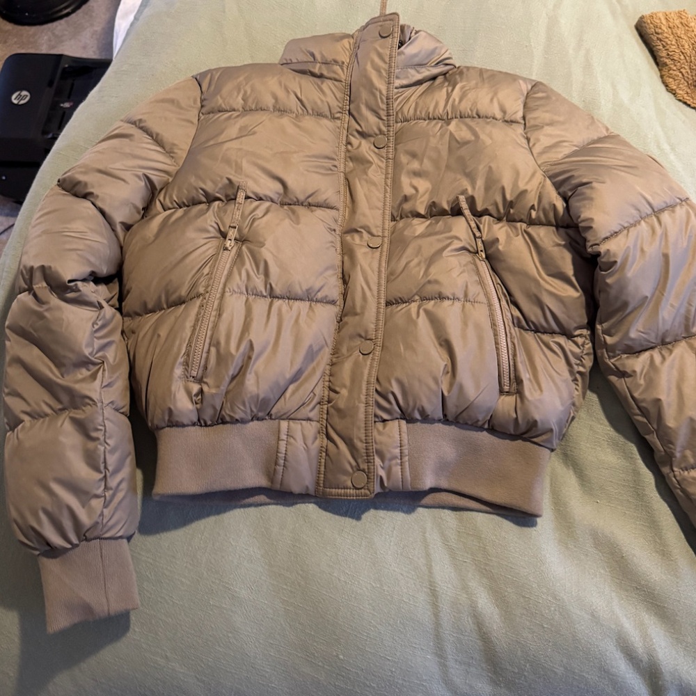 Hollister ultimate puffer jacket